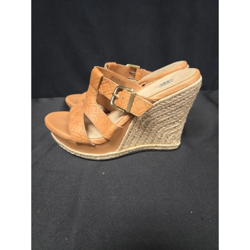 UGG hedy embossed